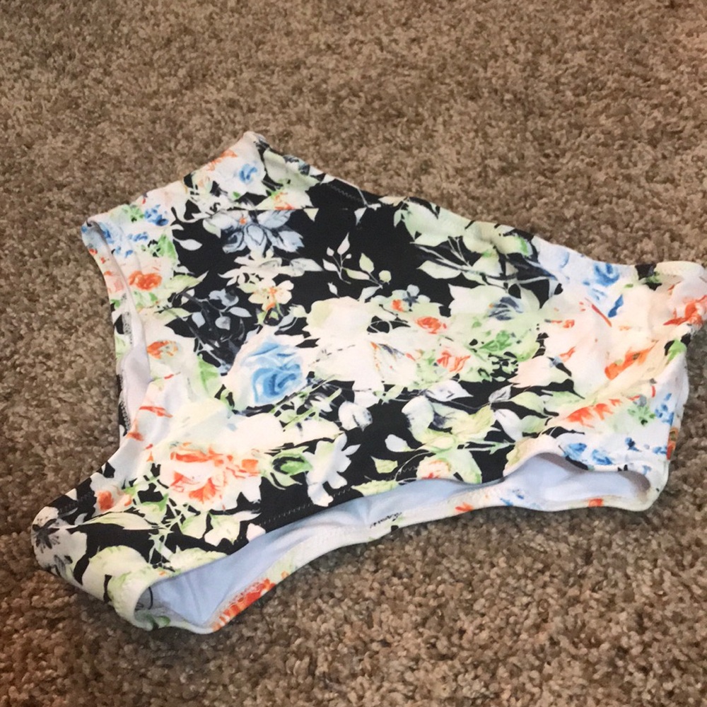 NWT - High waisted floral bikini bottoms